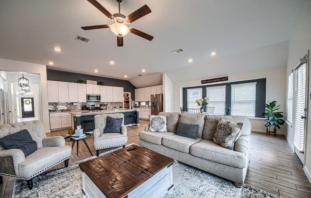 4-bedroom rental at 9523 Norfolk Wheel in San Antonio, TX — photo 3