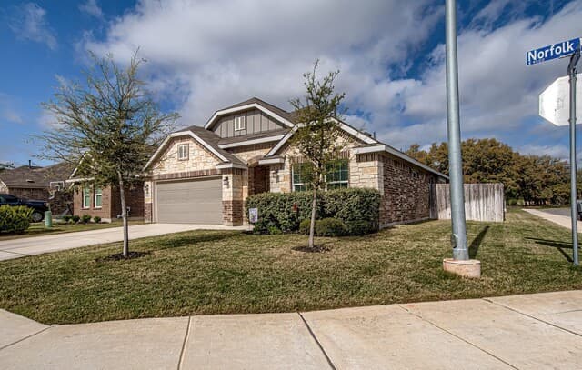 4-bedroom rental at 9523 Norfolk Wheel in San Antonio, TX — photo 5
