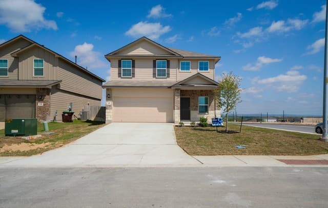5-bedroom rental at 108 Little Owl in San Antonio TX