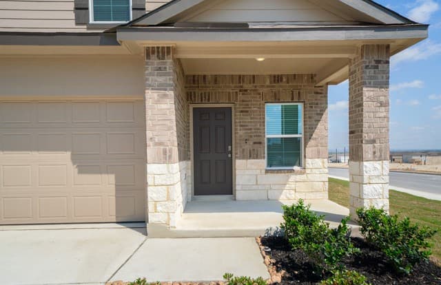 5-bedroom rental at 108 Little Owl in San Antonio, TX — photo 3
