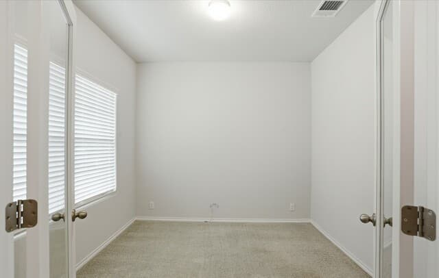 5-bedroom rental at 12611 Auriga in San Antonio, TX — photo 4