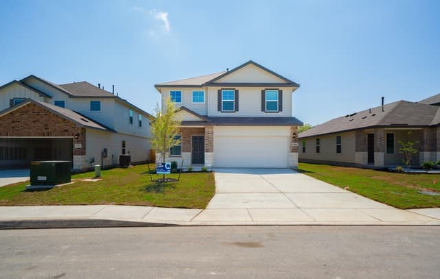 5-bedroom rental at 164 Western Gull in San Antonio, TX — photo 2