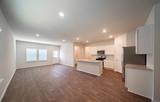 5-bedroom rental at 164 Western Gull in San Antonio, TX — photo 4