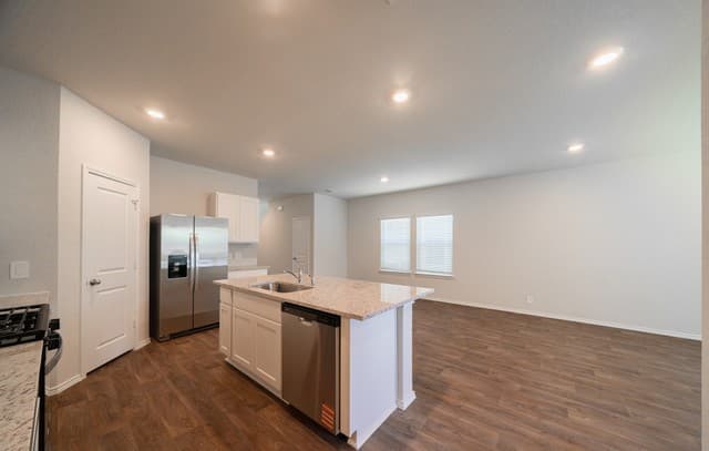 5-bedroom rental at 164 Western Gull in San Antonio, TX — photo 5