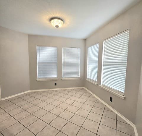 3-bedroom rental at 8518 Park Olympia in Universal City, TX — photo 4
