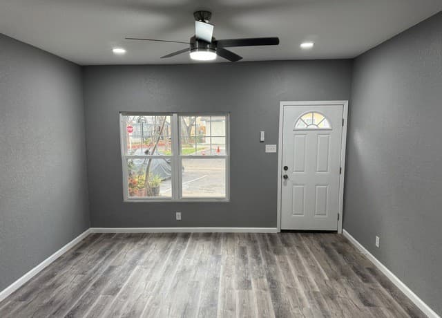 2-bedroom rental at 1833 Garys in San Antonio, TX — photo 2