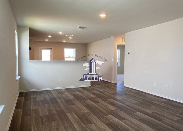 3-bedroom rental at 6231 Windy Green in San Antonio, TX — photo 3