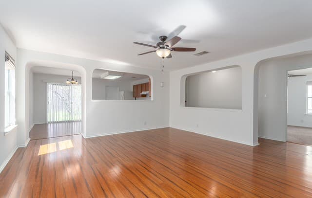 3-bedroom rental at 11139 Baffin Oaks in San Antonio, TX — photo 2