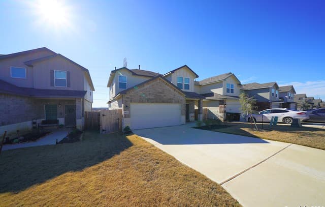 4-bedroom rental at 6611 Copper King in San Antonio, TX — photo 4