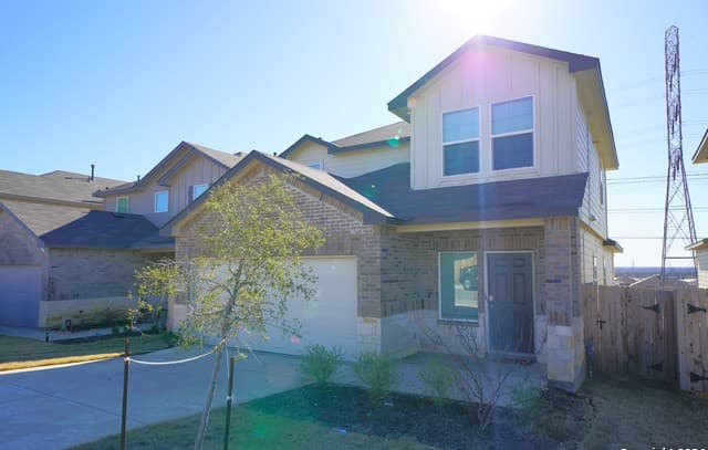 4-bedroom rental at 6611 Copper King in San Antonio, TX — photo 5