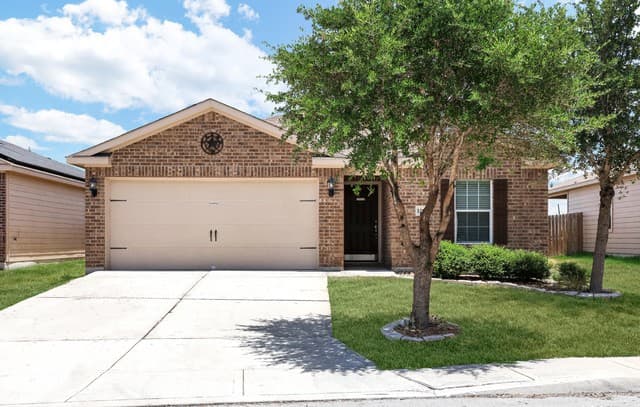 3-bedroom rental at 12118 Luckey View in San Antonio TX