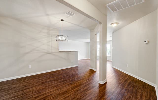 3-bedroom rental at 12118 Luckey View in San Antonio, TX — photo 4