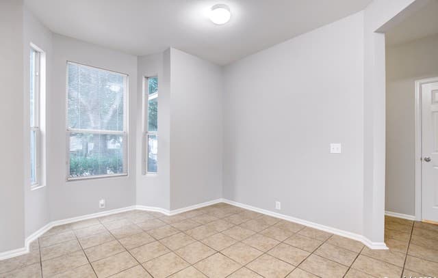 3-bedroom rental at 3735 Browning Bluff in San Antonio, TX — photo 5