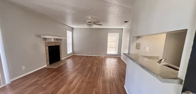 2-bedroom rental at 806 Station Unit 1 in Converse, TX — photo 4