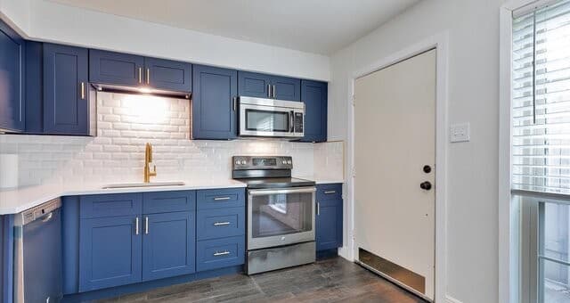 2-bedroom rental at 1045 Shook Ave Unit 101A in San Antonio, TX — photo 5