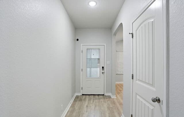 3-bedroom rental at 6034 Palmetto in San Antonio, TX — photo 3