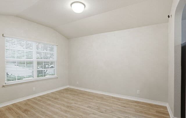 3-bedroom rental at 6034 Palmetto in San Antonio, TX — photo 5
