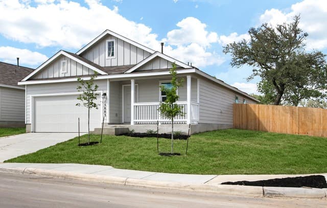 4-bedroom rental at 15003 Greenfield Mill in San Antonio, TX — photo 2