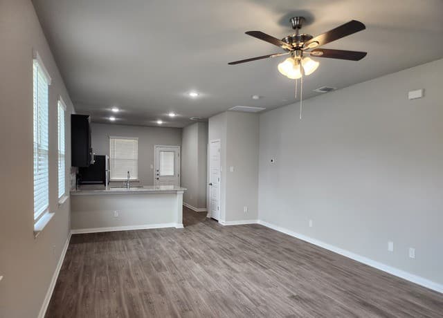 3-bedroom rental at 332 Caleb Court in Cibolo, TX — photo 5