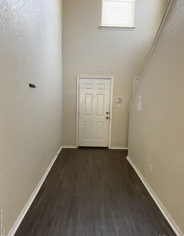 3-bedroom rental at 13719 York Woods in San Antonio, TX — photo 2