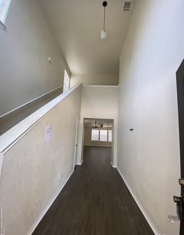 3-bedroom rental at 13719 York Woods in San Antonio, TX — photo 3