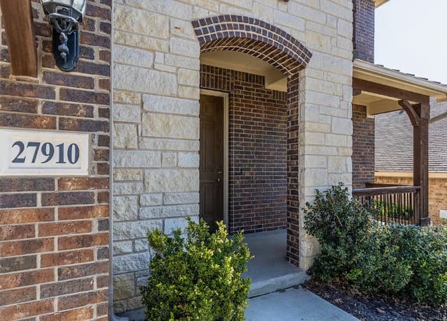 4-bedroom rental at 27910 Dana Creek in Boerne, TX — photo 3