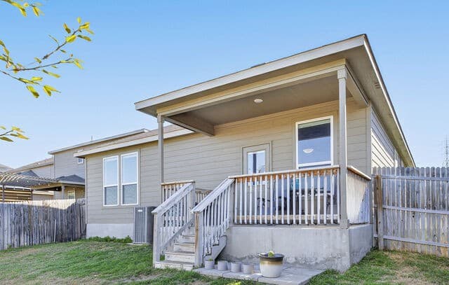 3-bedroom rental at 7001 Lions Park in San Antonio, TX — photo 5