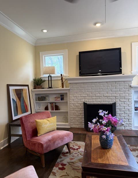 4-bedroom rental at 402 W Elsmere in San Antonio, TX — photo 5