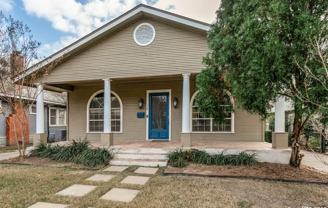 3-bedroom rental at 124 Normandy in Alamo Heights TX