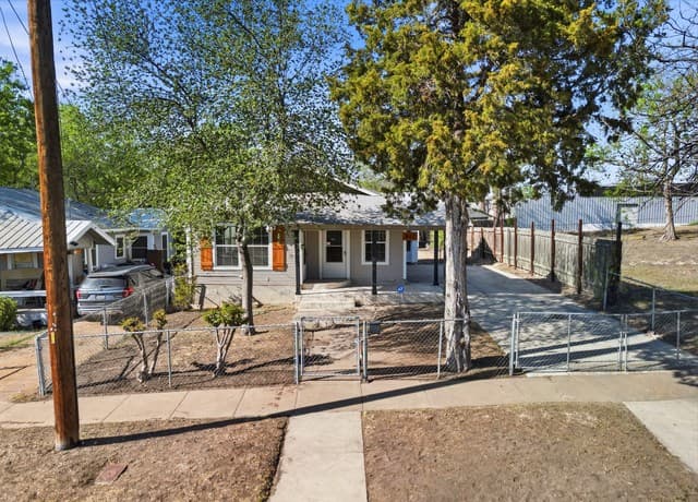 2-bedroom rental at 837 Westfall in San Antonio TX