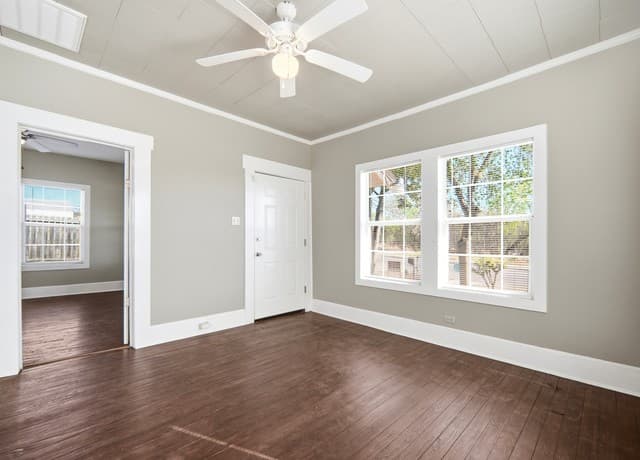 2-bedroom rental at 837 Westfall in San Antonio, TX — photo 4