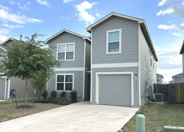 4-bedroom rental at 13756 Red Rock Run in San Antonio, TX — photo 2