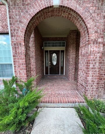 4-bedroom rental at 19220 Deer Elk in San Antonio, TX — photo 2