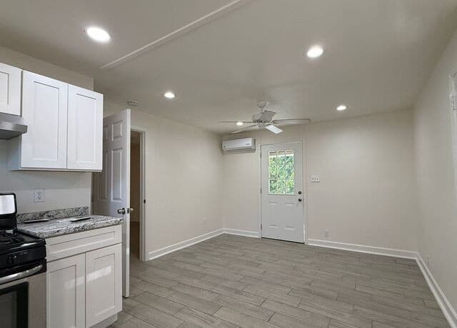 1-bedroom rental at 166 El Monte Unit 3 in San Antonio, TX — photo 4