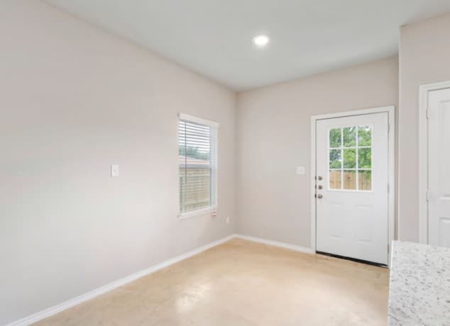 3-bedroom rental at 7911 Dial Ike Dr Unit 101 in San Antonio, TX — photo 4