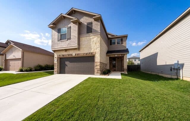 3-bedroom rental at 10115 Pearl Creek in San Antonio, TX — photo 2