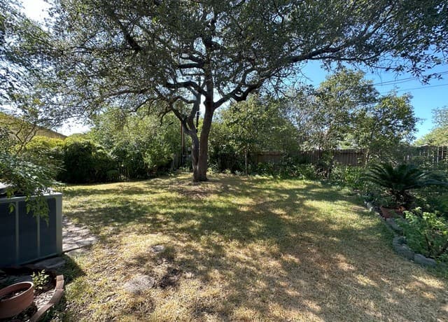4-bedroom rental at 6035 Merrimac in San Antonio, TX — photo 2