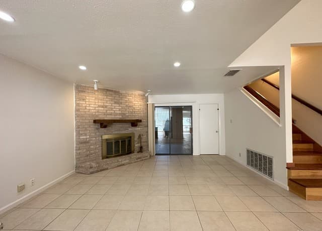 4-bedroom rental at 6035 Merrimac in San Antonio, TX — photo 3