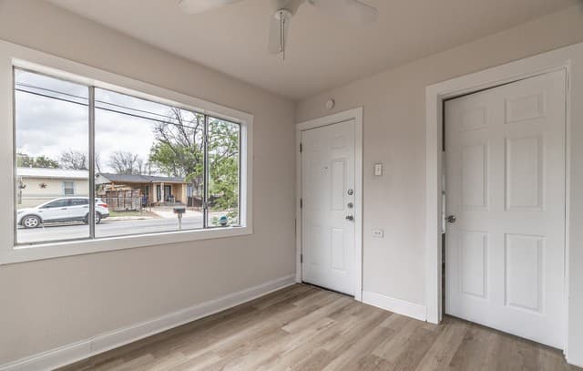 3-bedroom rental at 230 Paramount Ave in San Antonio, TX — photo 5