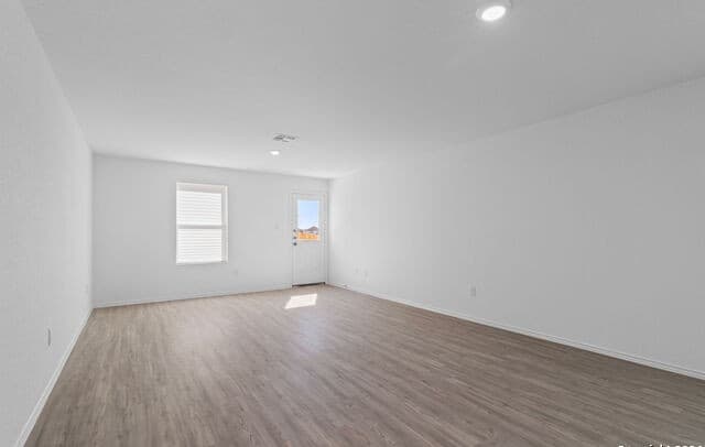 3-bedroom rental at 7602 Chancery Gate in San Antonio, TX — photo 3