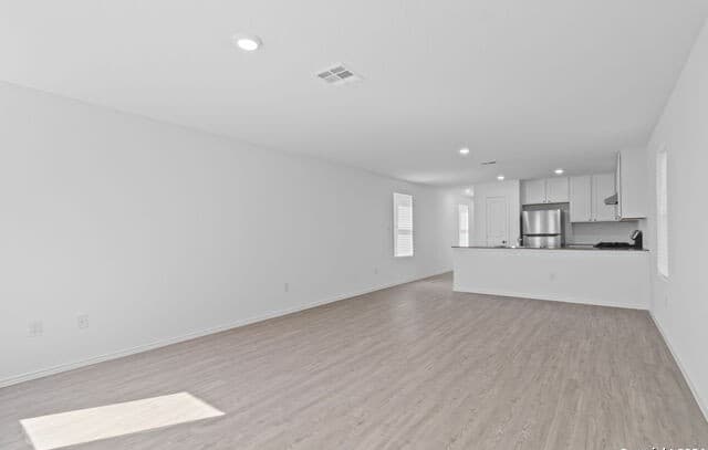 3-bedroom rental at 7602 Chancery Gate in San Antonio, TX — photo 4