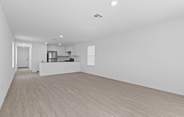 3-bedroom rental at 7602 Chancery Gate in San Antonio, TX — photo 5