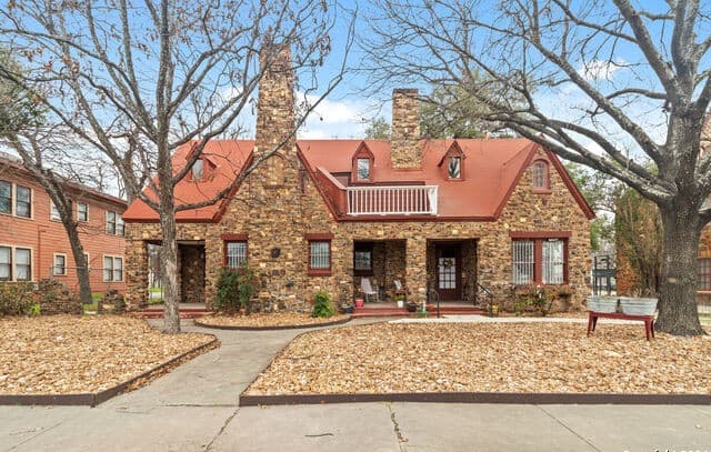 2-bedroom rental at 1618 W Kings Hwy Unit 1620-1 in San Antonio TX
