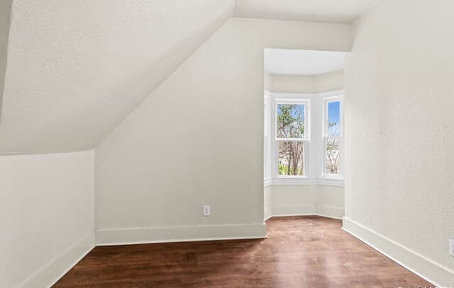 2-bedroom rental at 1618 W Kings Hwy Unit 1620-1 in San Antonio, TX — photo 4