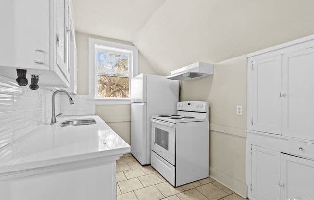 2-bedroom rental at 1618 W Kings Hwy Unit 1620-1 in San Antonio, TX — photo 5