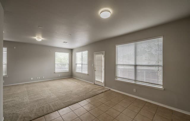 2-bedroom rental at 6729 Biscay Bay in San Antonio, TX — photo 3