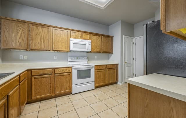 2-bedroom rental at 6729 Biscay Bay in San Antonio, TX — photo 5
