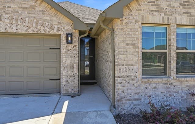 4-bedroom rental at 1512 Arcadian Lily in San Antonio, TX — photo 3