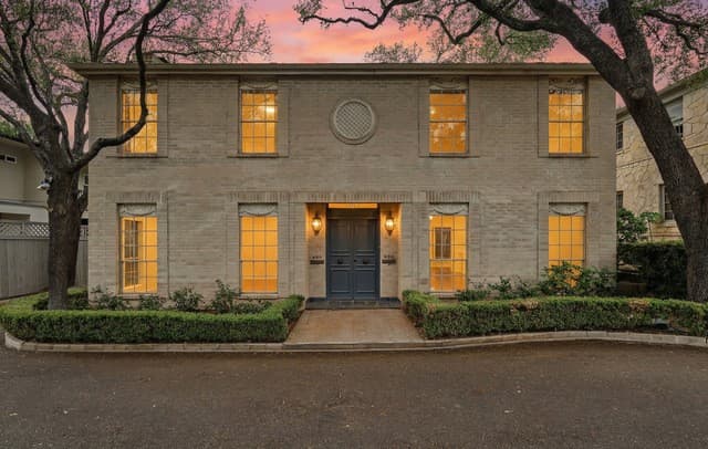 2-bedroom rental at 484 E Olmos Dr in Olmos Park TX