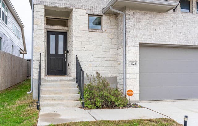 4-bedroom rental at 14923 Endsley in San Antonio, TX — photo 4